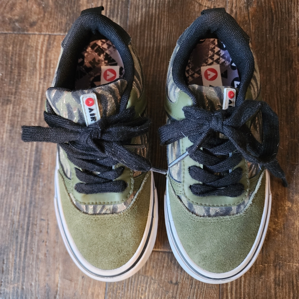 Airwalk Kids Green Camouflage Sneakers Size 1 - Picture 4 of 4